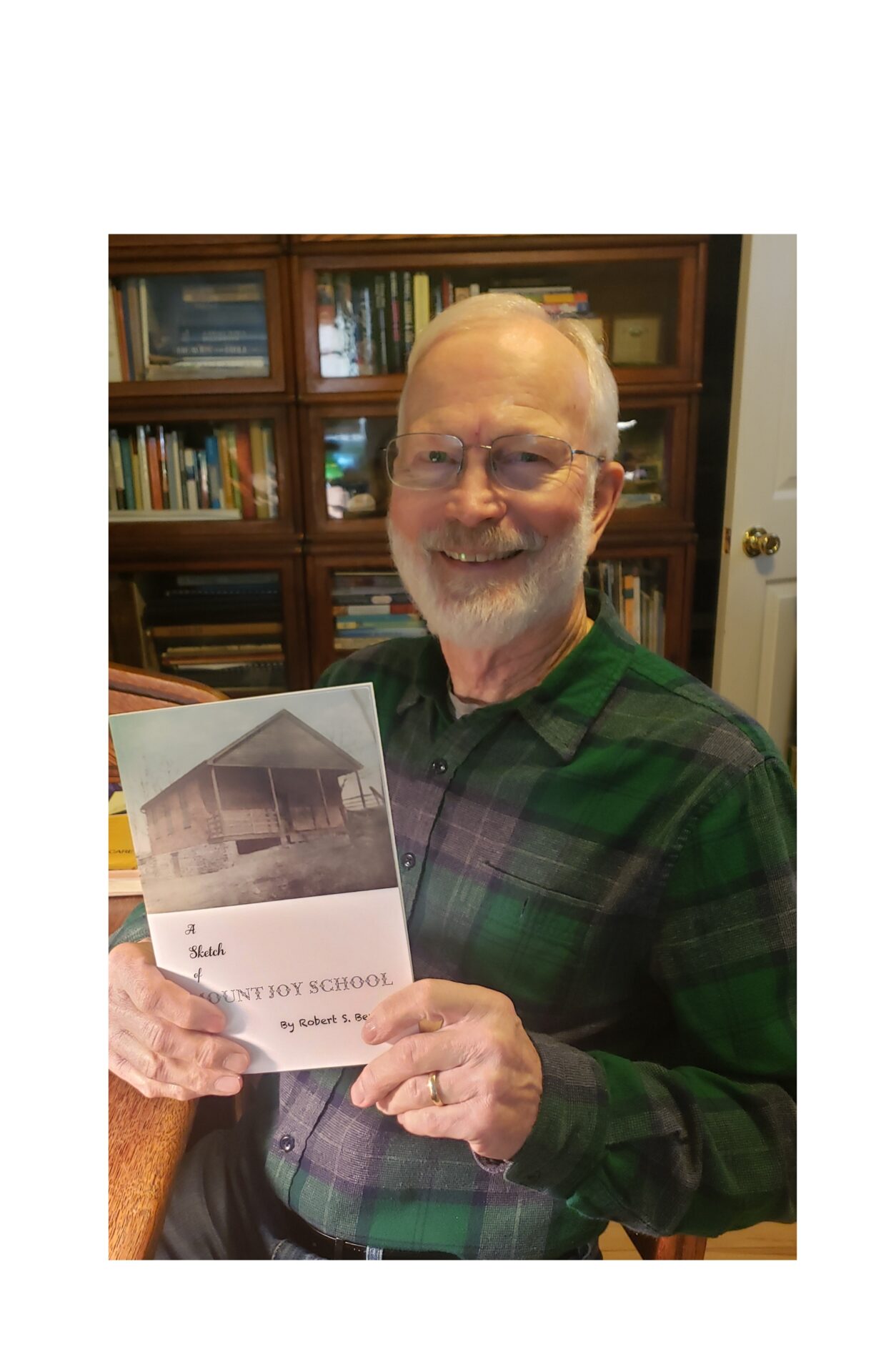Bob Benchoff unveils new book on Mount Joy School - LocalNews1.org